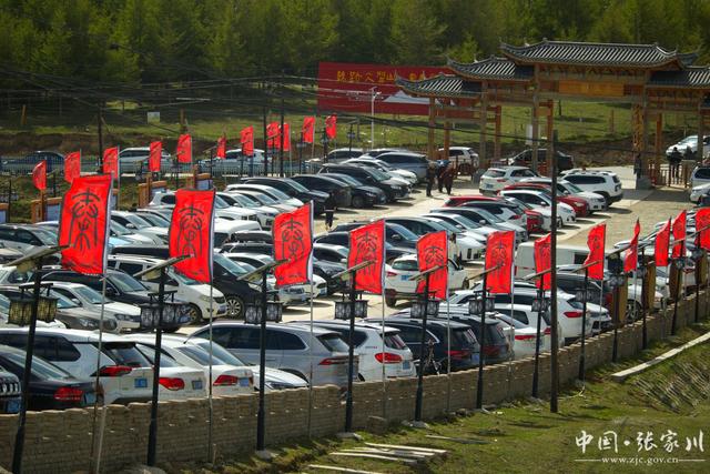 游人如织人气爆棚！“五一”张家川关陇古道风情线迎来旅游热潮