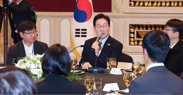 李在明访华刚回国，就通告全球	，与高市共进晚餐，3亿大单白签？