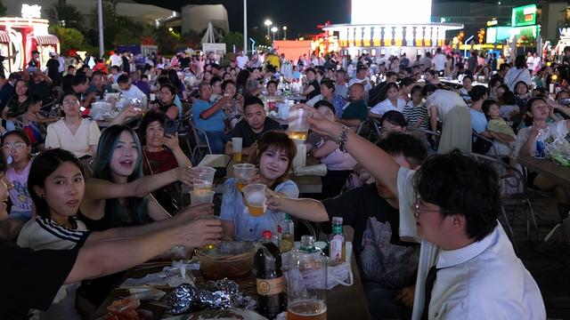 当啤酒香飘山海间：解码崂山区的文旅消费“乘数效应”