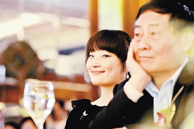 许思敏也没想到，宗馥莉卸任董事长后	，凭一特殊举动实现口碑暴增