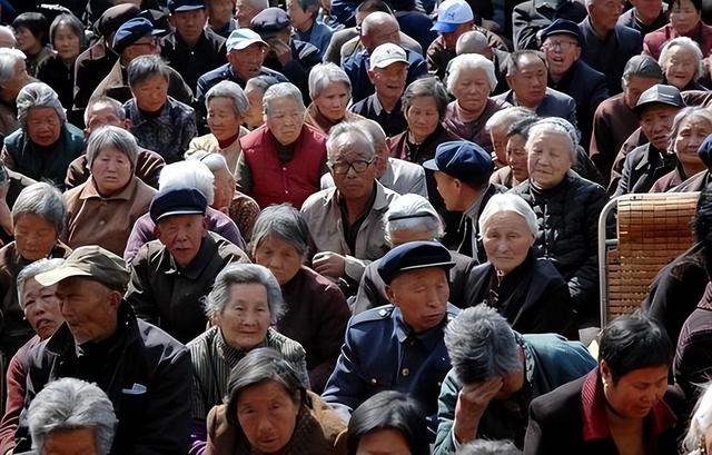官方定调了，跌破7％！2025年出生人口871万，这意味着什么？ 第11张