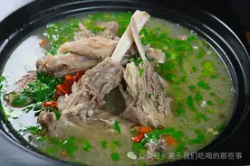 炖羊肉用料太多，难怪不好吃！只需3样料，汤鲜肉香没膻味图片