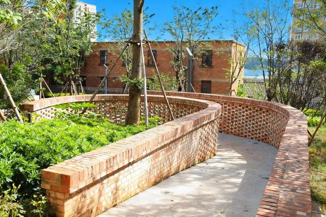 昆钢文砖园：从钢铁熔炉到文艺打卡地，又一个大观楼庾园九重门