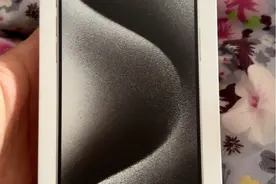 某些商家太不厚道！又一粉丝买到iPhone15Pro Max后封机！图片