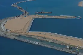 越南在南海疯狂填海，6个月造岛10个，究竟哪来的底气？图片