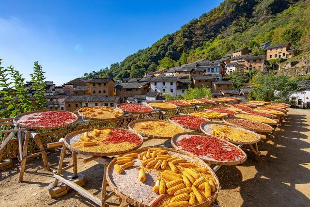 7个人少清净的古村镇，秋冬季节适合来，赏秋或躺平，日子很安逸