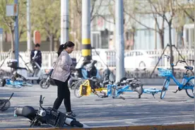 临时闭园！暂停加油！列车停运！北京极端大风天气进入“巅峰期”→图片