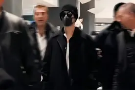 肖战的腿，娜扎的腰，任嘉伦的腹，都不及戚薇垮掉的脸抢镜图片