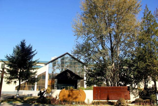 汤岗子秋景入画来