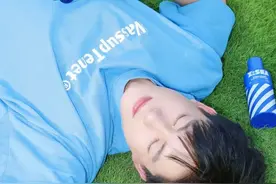 充满少年感的清新时尚男孩图片