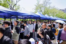 人工智能成“三位一体”考试热题！不少考生“有备而来”图片