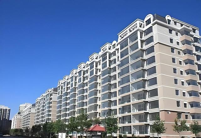 曹德旺预言要成真？若不出意外，2026年房地产或将面临5大转折