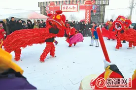 米东区：乡村年货节里的喜与盼图片