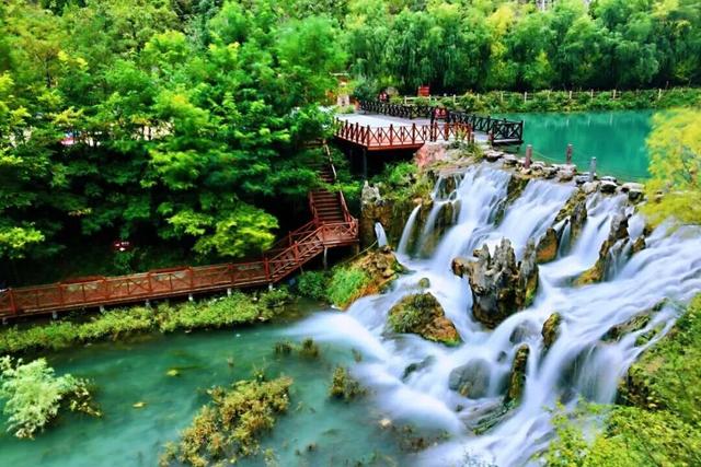 武都夏韵：青峰碧水蕴清幽