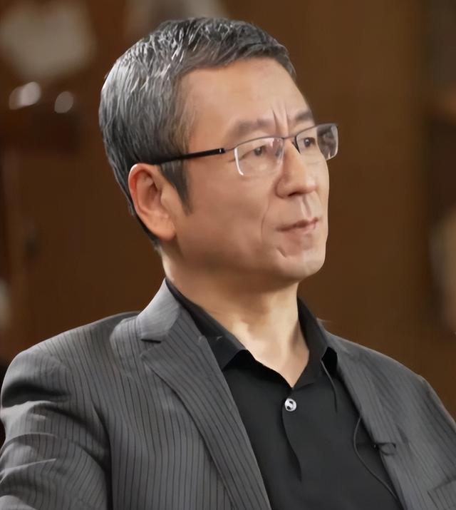 张蕾担心的事发生，杨帆患绝症传闻真相大白，白岩松一个字没说错