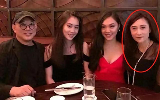 李连杰官宣嫁女！送30多万国产车陪嫁，父女俩多年心结已解？