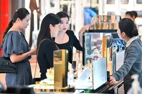 “价格降了，销量也在降”，资生堂、欧莱雅等失意中国市场图片