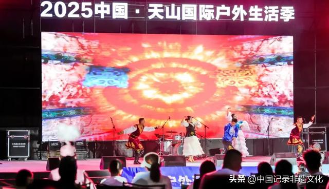 新疆户外经济迎来黄金期 中国中亚联手打造世界级户外天堂