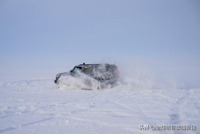 乌伦古湖黄金海岸景区借福海冬捕节分会场东风全力“添柴”冰雪游