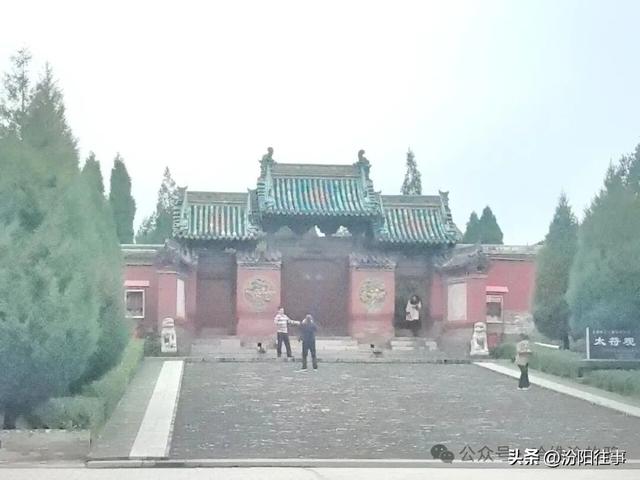 汾阳往事｜汾阳一日，踩着贾樟柯的镜头，走进电影里的故乡