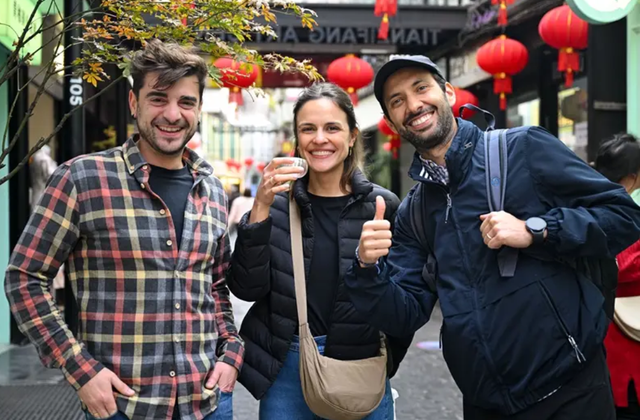 太意外！大量海外游客涌入中国，打着旅游“幌子”，实则另有目的