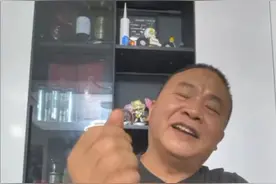 女儿过生日，爸爸录视频送祝福，网友：4分钟的视频，我哭了5次！图片