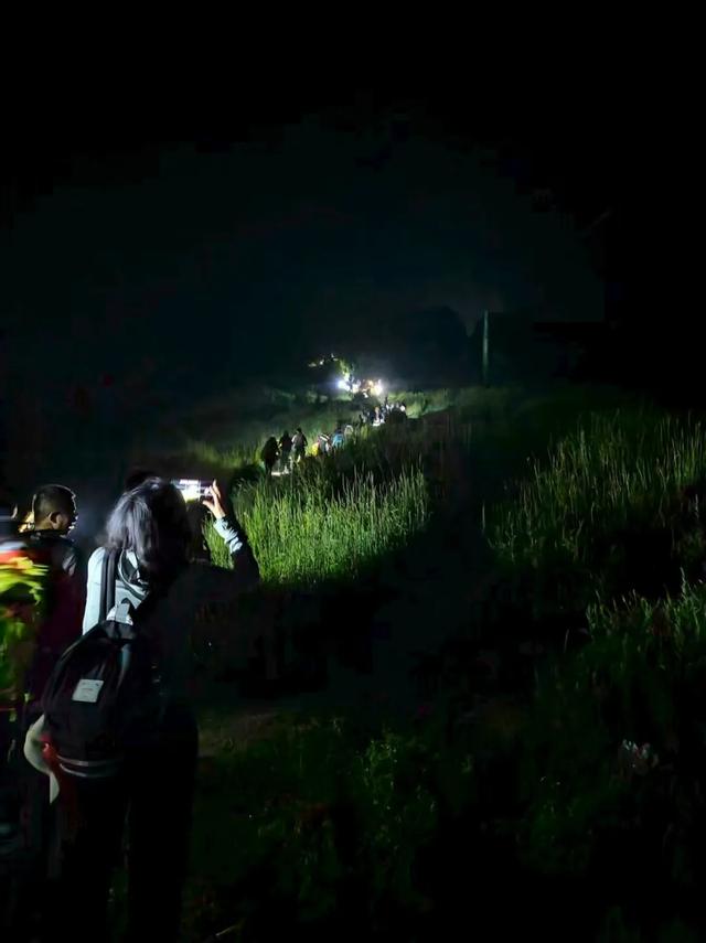 周末夜爬东灵山：于北京之巅邂逅日出云海之壮美