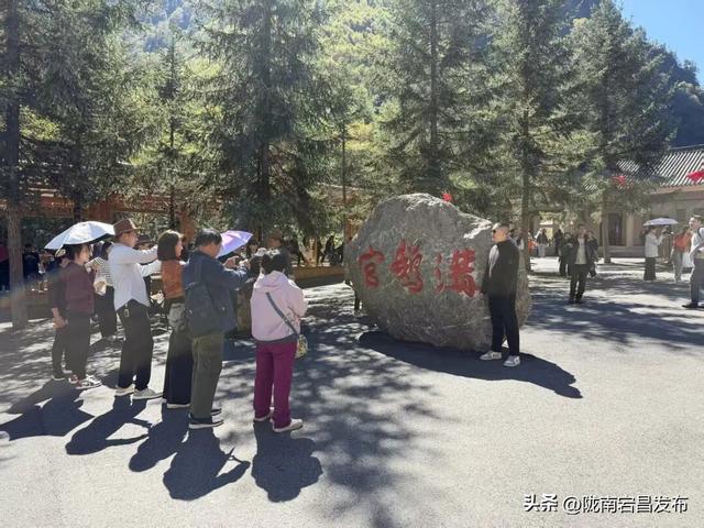 宕昌官鹅沟解锁流量密码！“小钻风”引爆山水景区新玩法