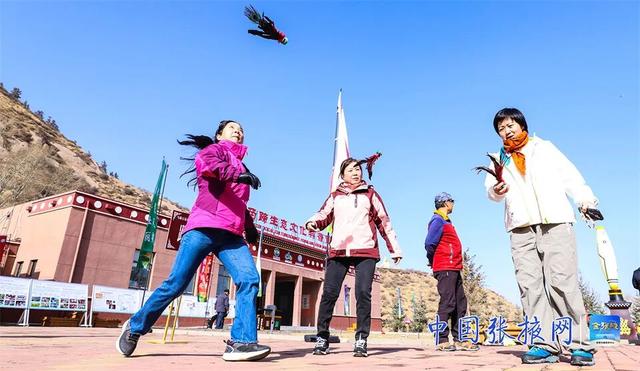 【组图】张掖肃南：初冬徒步健身强体魄