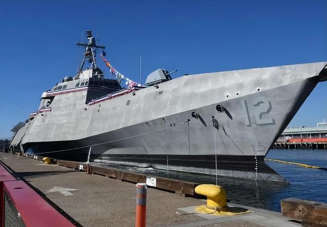 一年8艘盾舰碾压美舰！美国战略收缩，中国的机遇要来了