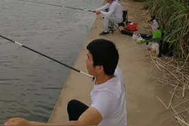 适合野钓的3款竿子，真的很轻，钓2天也不累，吊打百元内所有手竿图片