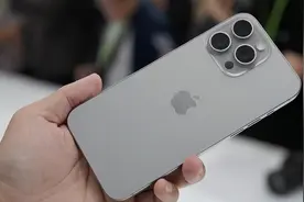 苹果手机电池不耐用，是否需要更换电池呢？图片