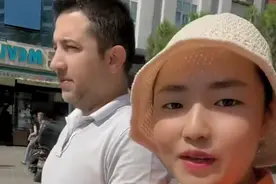 云南姑娘嫁土耳其帅哥，没有彩礼、没有三金，结婚11年生2个混血图片