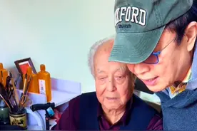 66岁王为念：我不敢老，要给95岁老父亲尽孝图片