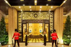 澳门卫星赌场近万员工饭碗不稳？屡现女荷官当内鬼与赌客勾结谋利图片