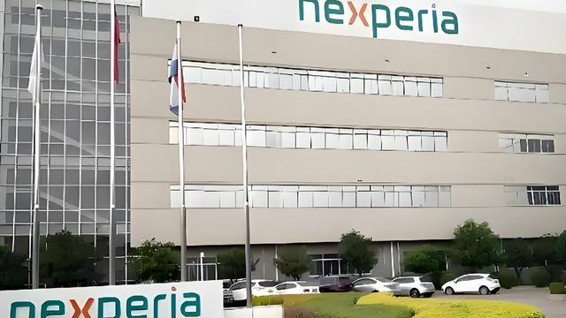 要收拾英国了？英国干了一件比荷兰更坏的事：盯上了中国芯片工厂