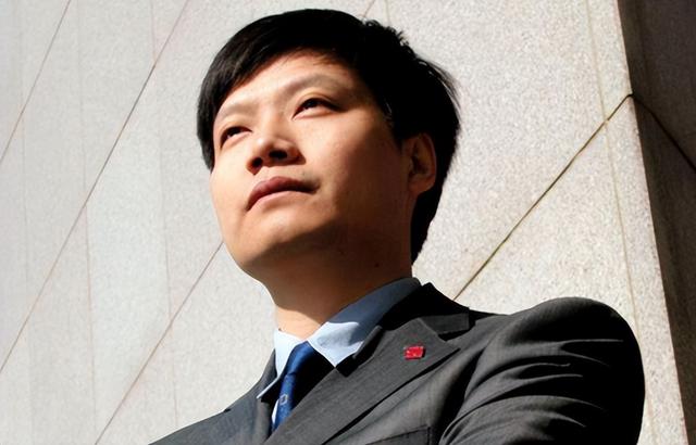 董明珠没想到，雷军受邀观礼阅兵半月多，竟再次令所有人刮目相看