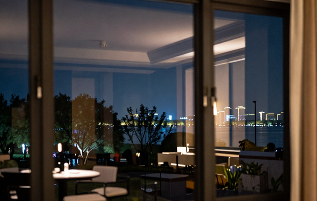 南京老牌公园火了！上万游客挤爆只为看它，海棠花开成瀑太惊艳