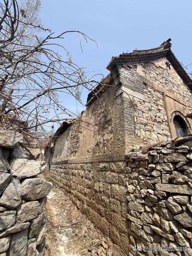 博山石马乡的中石马，留有众多古宅和古庙、古槐