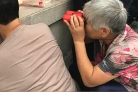 开学第一天，全国家长“统一姿势”笑翻了！图片