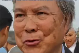有钱也买不来！这次，三代人上阅兵礼的霍家，给李嘉诚狠狠上一课图片