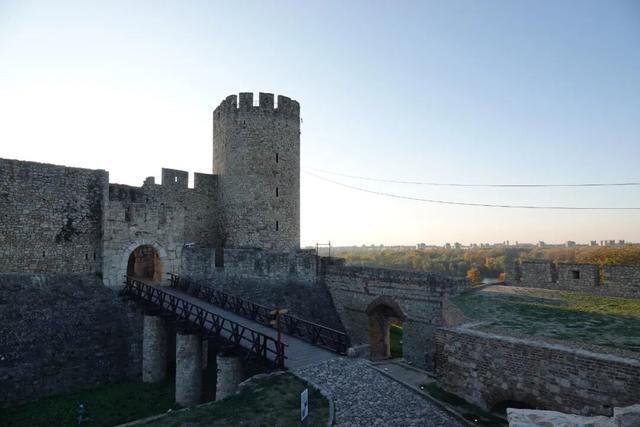 塞尔维亚，一座被轰炸过78天的城市的新生，贝尔格莱德一日游记