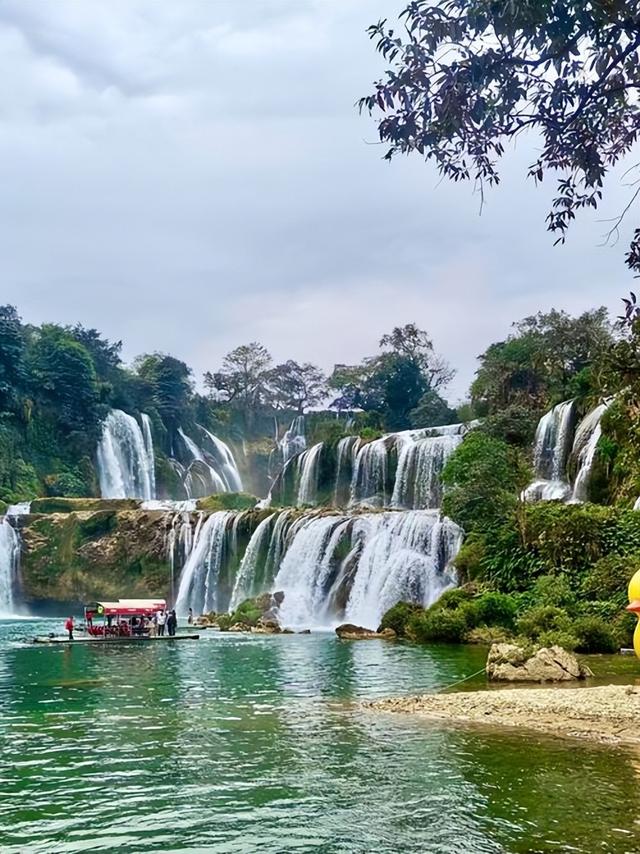 中越边境藏着比桂林更壮观的山水，现在去的人还不到1%