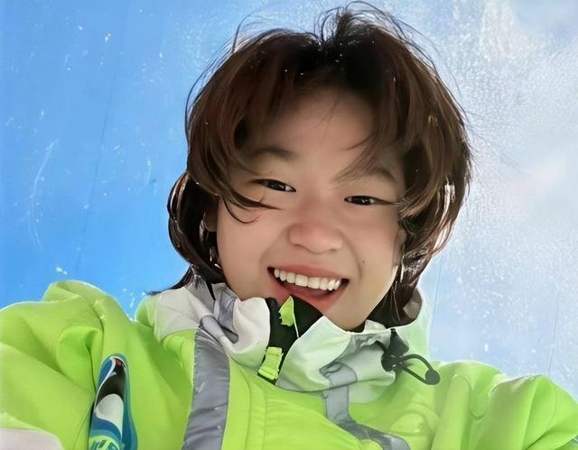 豪宅风波后	，全红婵带伤新疆滑雪，令人担心的事发生 樊振东说对了