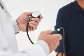 血压降到115以下，是不是太低了，要减少药量吗？图片