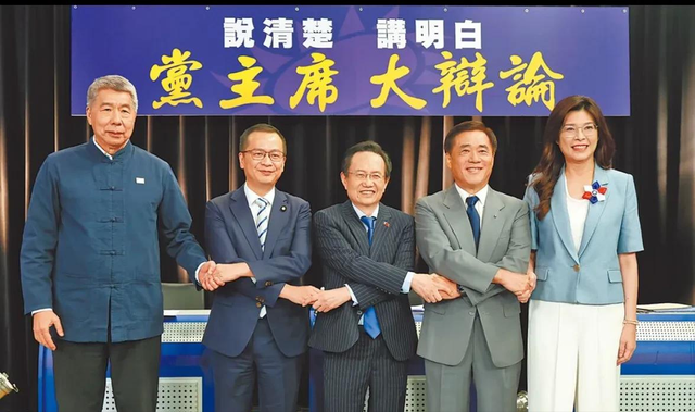 蓝营要变天了，郑丽文让人失望，张亚中发出怒吼，洪秀柱有言在先