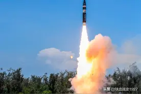 印导弹打中巴空军基地，巴火力全开再次击落印战机，双方突然停火图片