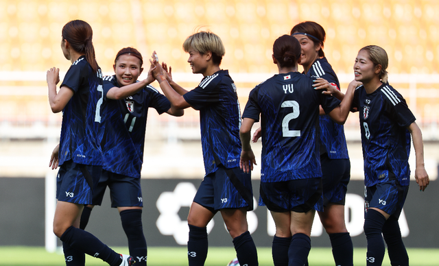 16-0！10-0！亚洲足坛一夜7场惨案 鱼腩力压韩国登顶 中国队稳出线
