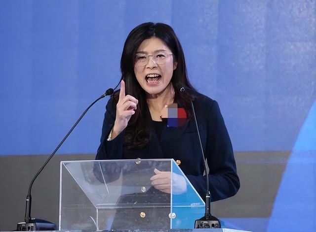 蒋万安再次亮明立场，坚持反对两岸统一，郑丽文也让大陆寒心了