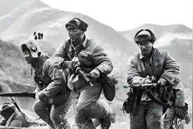 特等功臣杨育才，回国担任副连长11年，毛主席得知后亲自给他升职图片